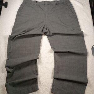 Calvin Klein Gray Dress Pants Men’s 34x32 Classic Fit Slacks Business Casual
